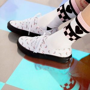 🌸VANS X LAZY OAF AUTHENTIC 🌸